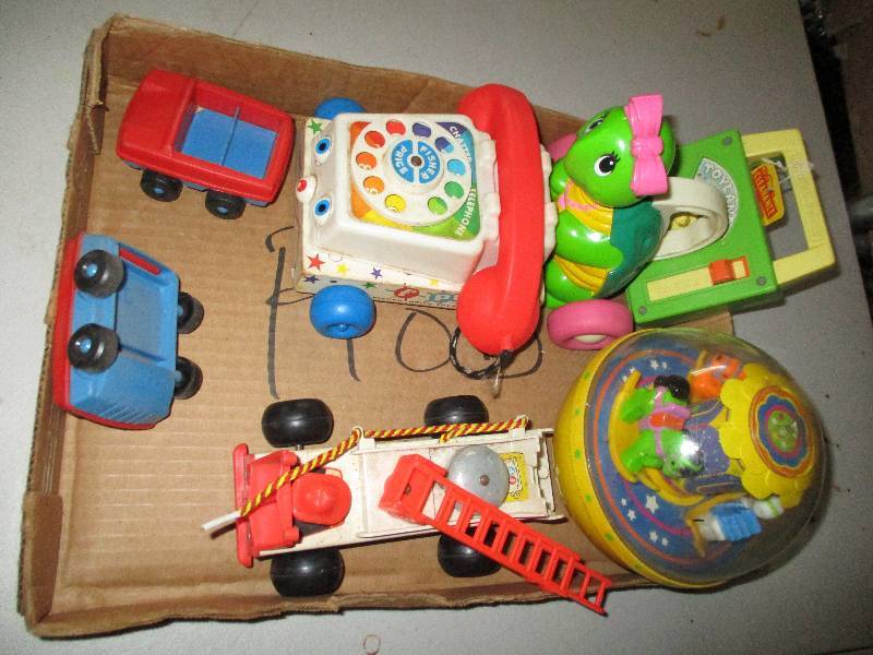 lot 8979 image: Vintage Toy Lot