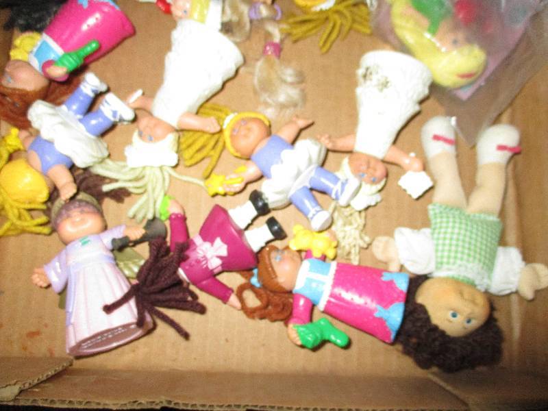 lot 8984 image: Vintage Toy Lot