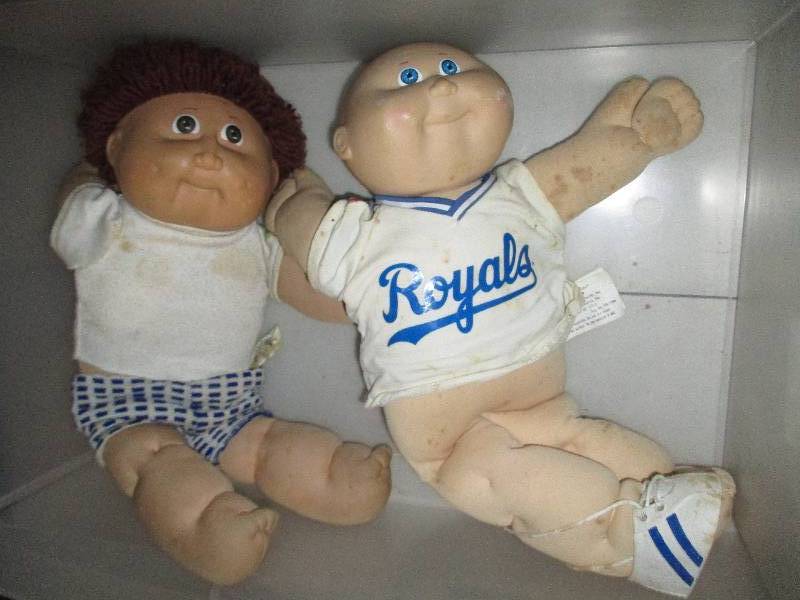 lot 8986 image: Cabbage Patch Dolls