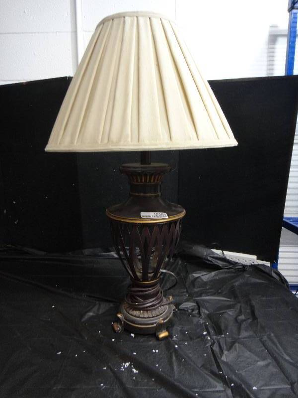 lot 10506 image: Table Lamp