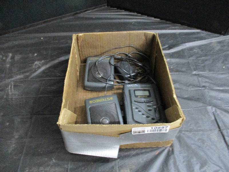 lot 10557 image: Random Lot of Items