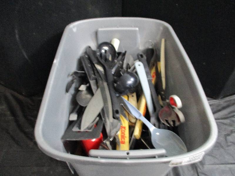 lot 10569 image: Large Utensil Lot