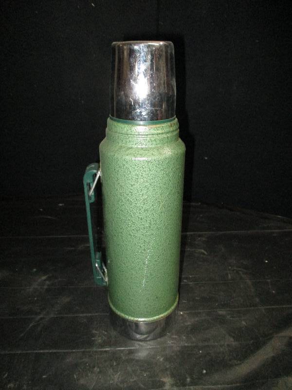 lot 10572 image: Thermos