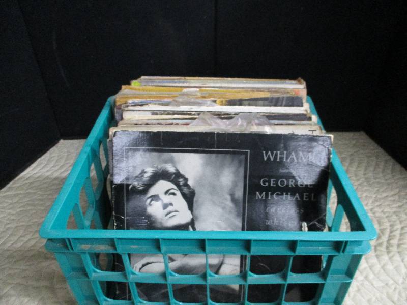 lot 10574 image: Lot of Albums