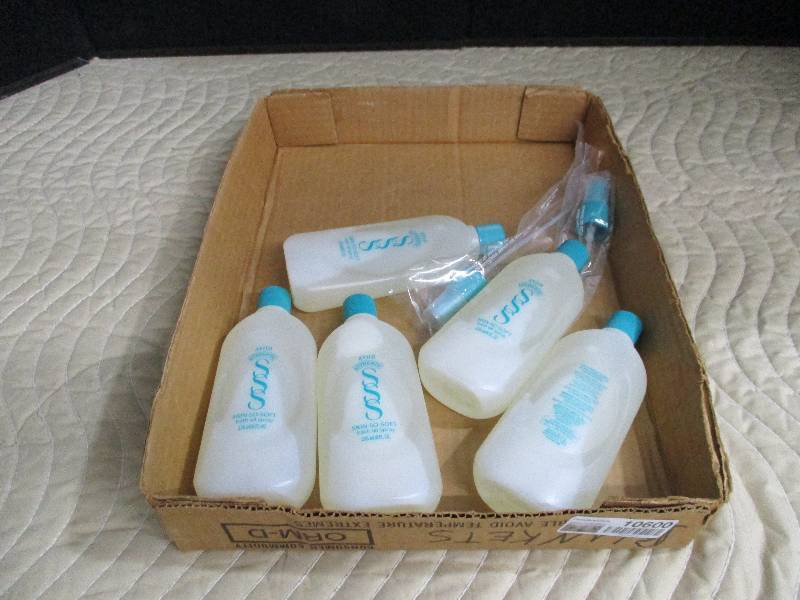 lot 10600 image: Lot of Skin So Soft