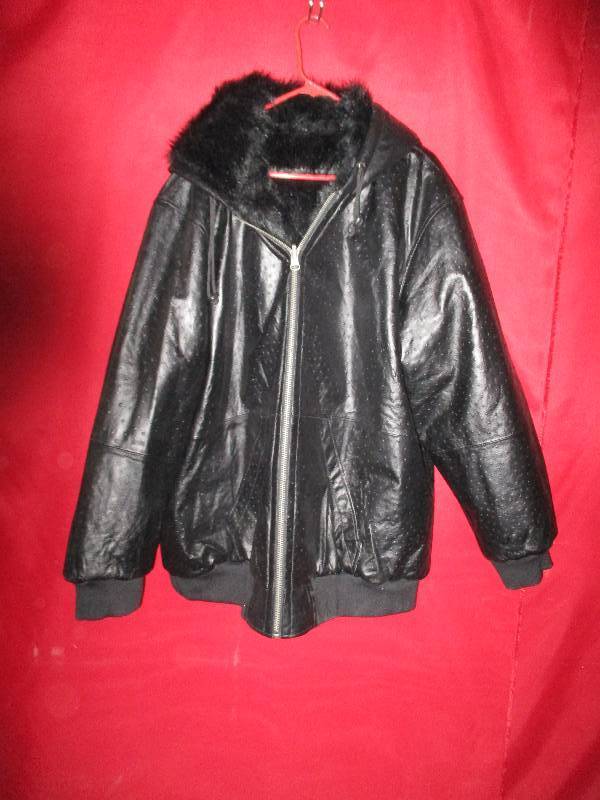 lot 10670 image: 3X Leather Jacket