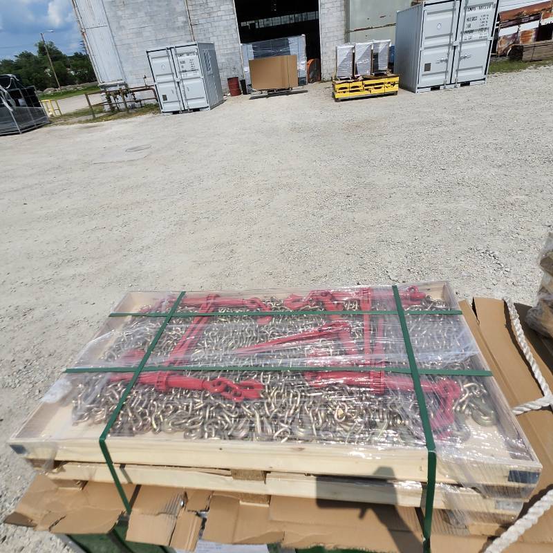 lot 806 image: Unused 2024 Greatbear Qty of (5) 5400LBS Ratchet binder and Qty of (10) 516 20FT G70 chain