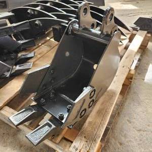 lot 72 image: Heavy Duty Excavator Bucket  Equipped For a 1-3 Ton Excavator