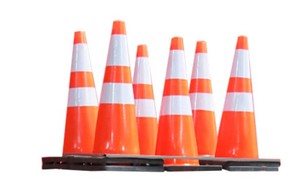 lot 696 image: Traffic Cones  Suihe
