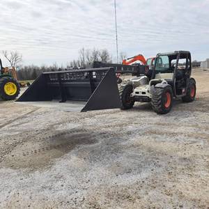 lot 20 image: 2008 BOBCAT V417 Versa Handler  656 HOURS  Comes with 96in Smooth Bucket