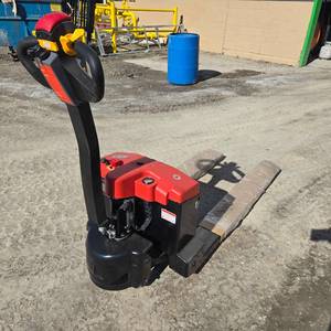 lot 125 image: Unused 1.5 Ton Electric Pallet Jack