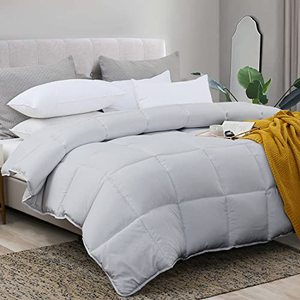 lot 7838 image: L LOVSOUL Down Alternative Comforter King Size Duvet Insert,All Season Duvet Insert with Corner Tabs,Lightgrey Comforter King 106x90Inches