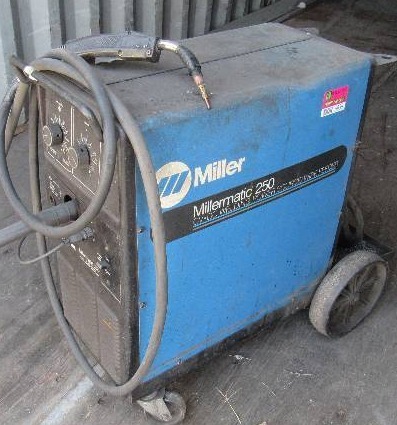 lot 5959 image: Miller Millematic 250 Welder
