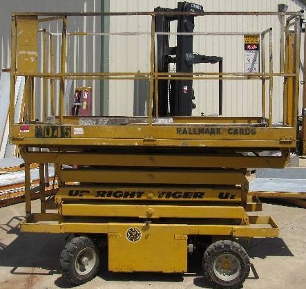 lot 5966 image: UpRight Scissor Lift - Model # F-5122-00