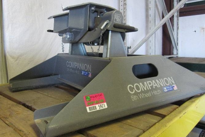 lot 5971 image: B&W Trailer Hitches - Companion 5th Wheel Hitch