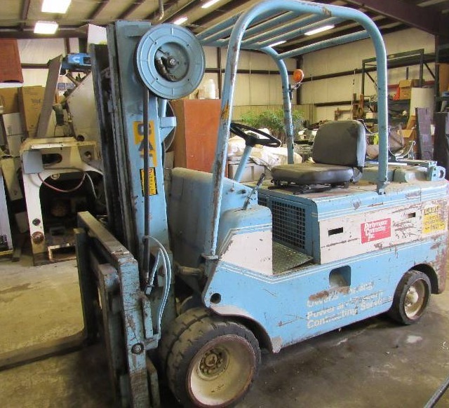 lot 5950A image: Caterpillar Model T120C Fork Lift