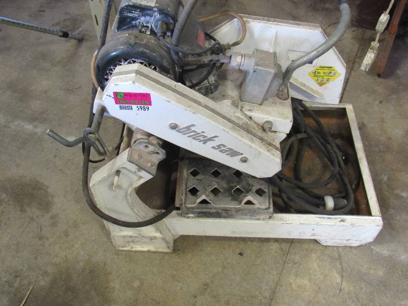 lot 5989 image: Tile Saw for stone work