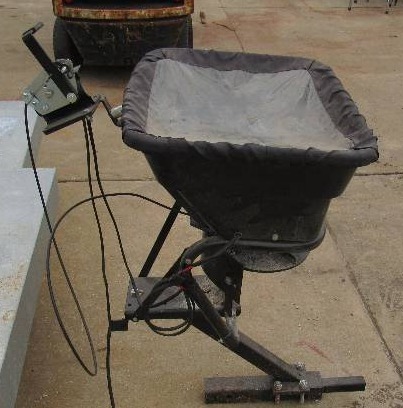lot 5991 image: Spreader - Hitch Mounted