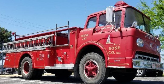 lot 1000 image: 1958 Ford 800 Series Young Pumper Fire Engine from Brookside Fire Department
