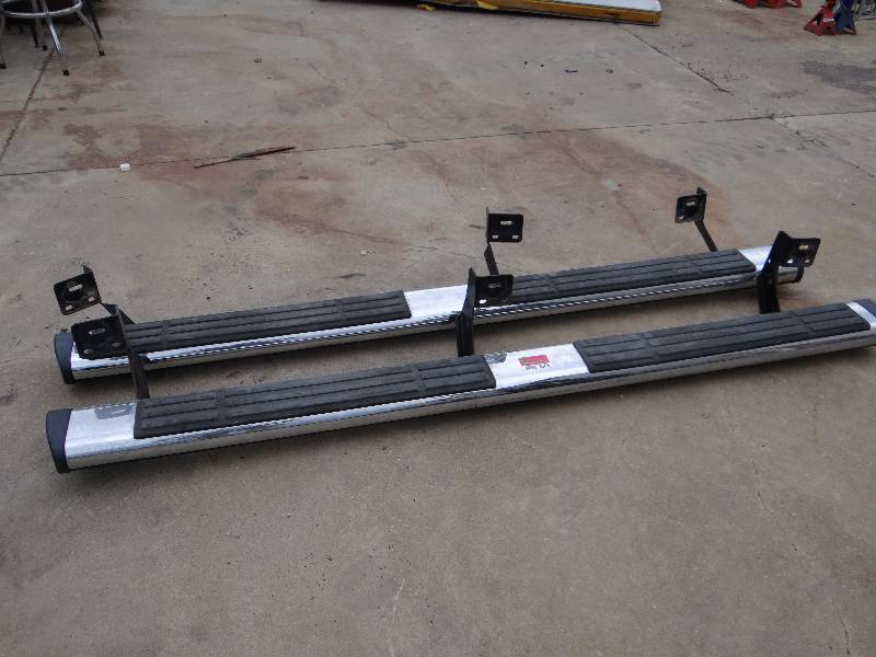 lot 8366 image: Set of Running Boards for Crew Cab Pickup