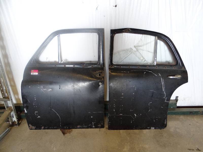 lot 8371 image: Set of Antique Driver Side Doors - Front and Rear
