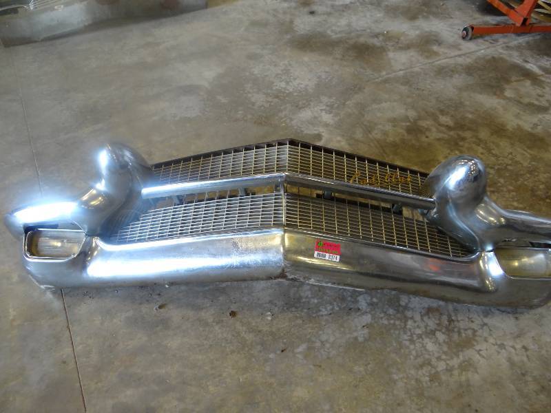 lot 8374 image: Cadillac Front Bumper  Grille