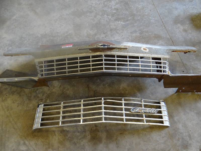 lot 8377 image: Pair of Chevrolet Grilles