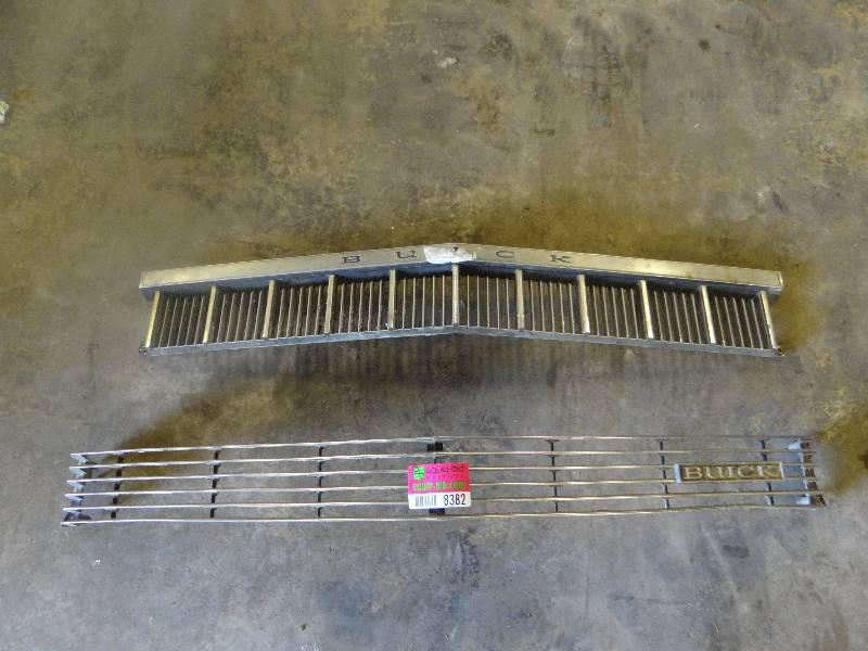lot 8382 image: Lot of 2 Buick Grilles