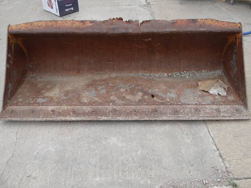 lot 1004A image: Smooth Bucket with Bolt On Cutting Edge