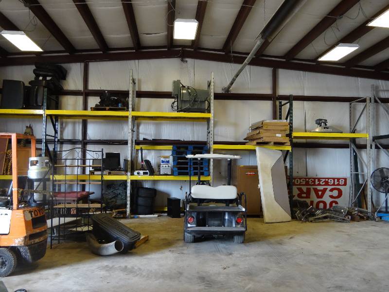 lot 3463 image: 5 Sections Of Pallet Racking