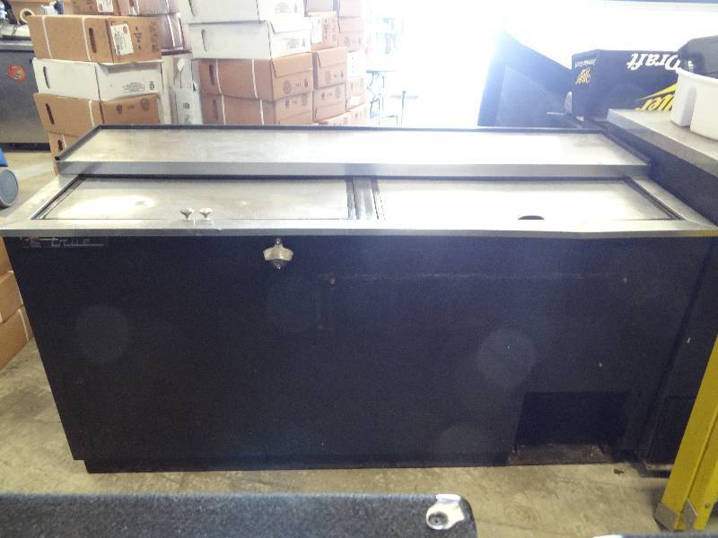 lot 8652 image: True Refrigerator Bottle Cooler, Model # TD-65-24