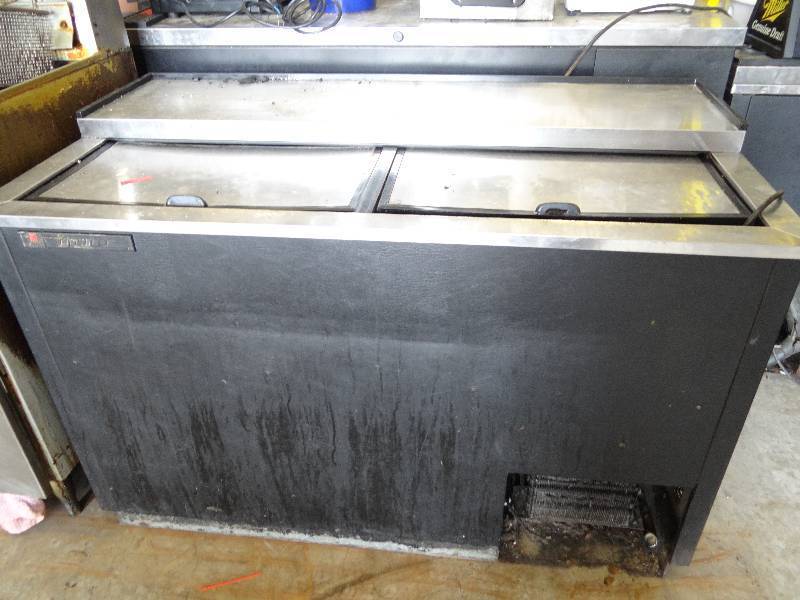 lot 8682 image: True Refrigerator Beverage Cooler, Model # TD-50-18