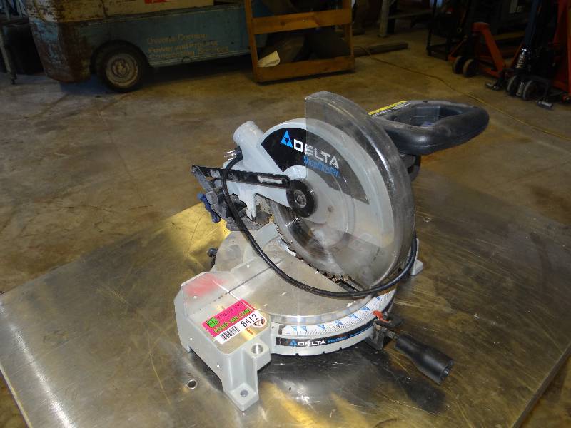 lot 8412 image: Delta MS25 10 Compound Power Miter Saw