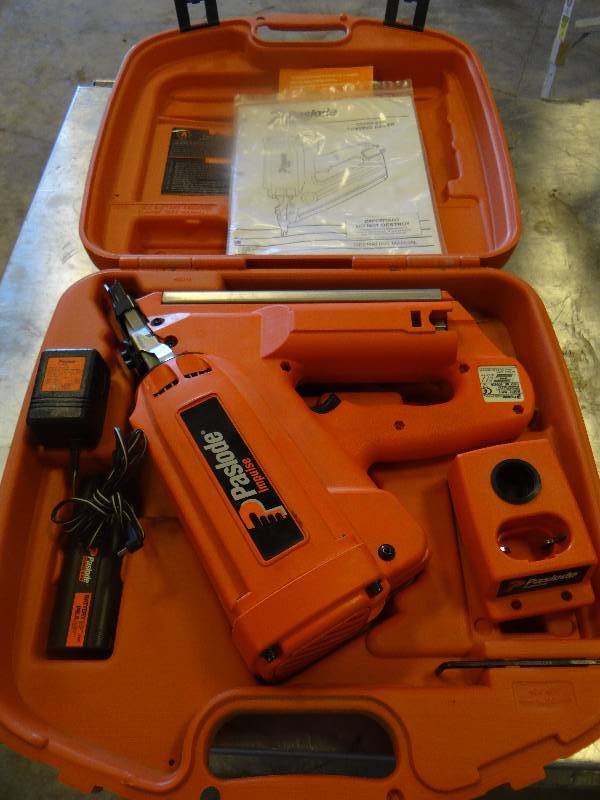 lot 8414 image: Paslode Impulse Cordless Framing Nailer - Model IMCT