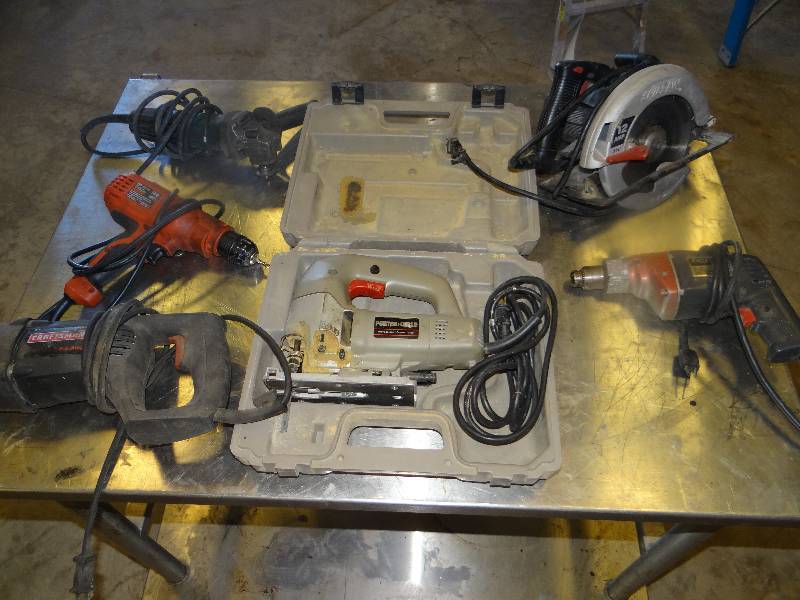 lot 8416 image: Lot of Power Tools - Corded