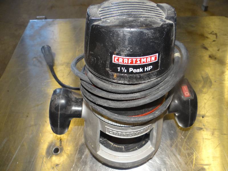 lot 8421 image: Craftsmen Corded 1 12 HP Router