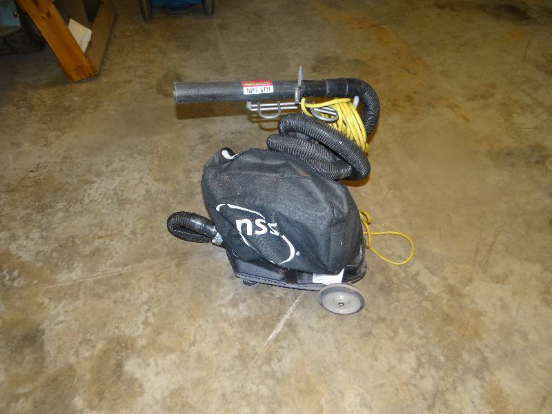 lot 8431 image: NSS M-1 Commercial Vacuum Cleaner