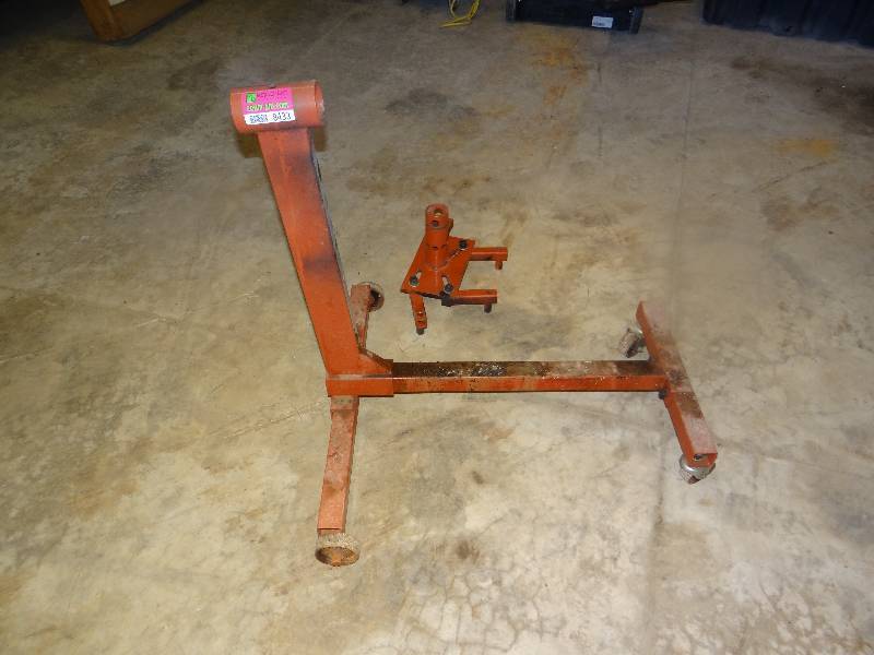 lot 8433 image: Engine Stand - 1000 Lb. Capacity