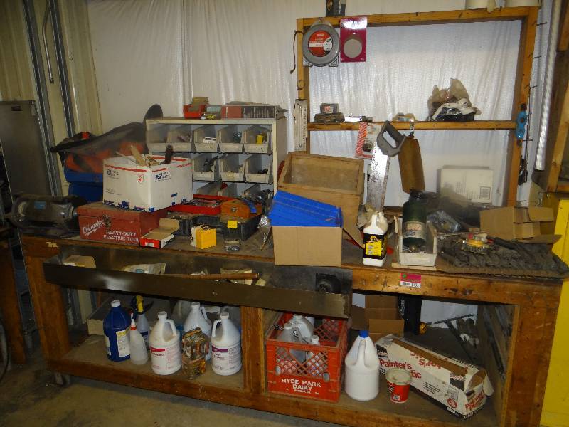 lot 8435 image: Entire Workbench & Contents