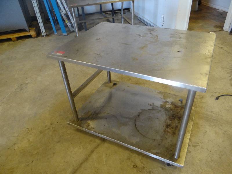 lot 8439 image: Stainless Steel Work Cart