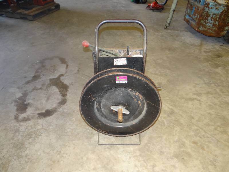 lot 8442 image: Metal Banding Machine