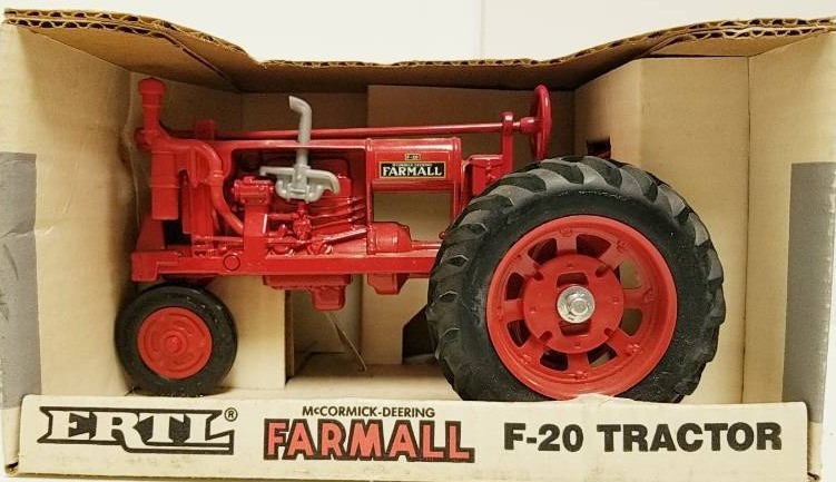 lot 1006 image: Ertl McCormick-Deering Farmall F-20 Tractor, 116 scale, # 437, NIB