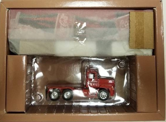 lot 1010 image: Coca-Cola CH600 Tractor Trailer Semi, 164 scale, #C71501, NIB
