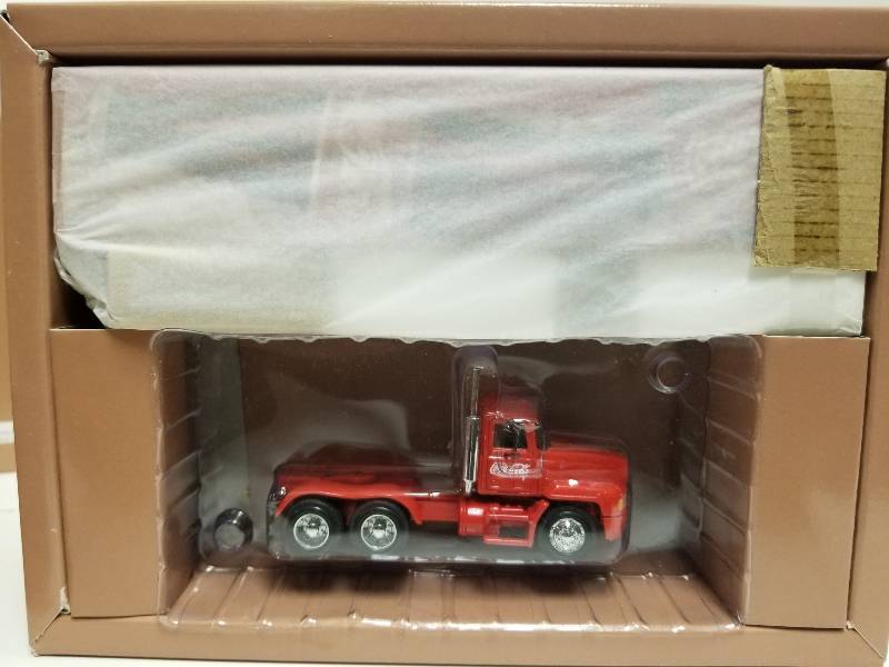 lot 1011 image: Coca-Cola CH600 Tractor Trailer Semi, 164 scale, #C71501, NIB