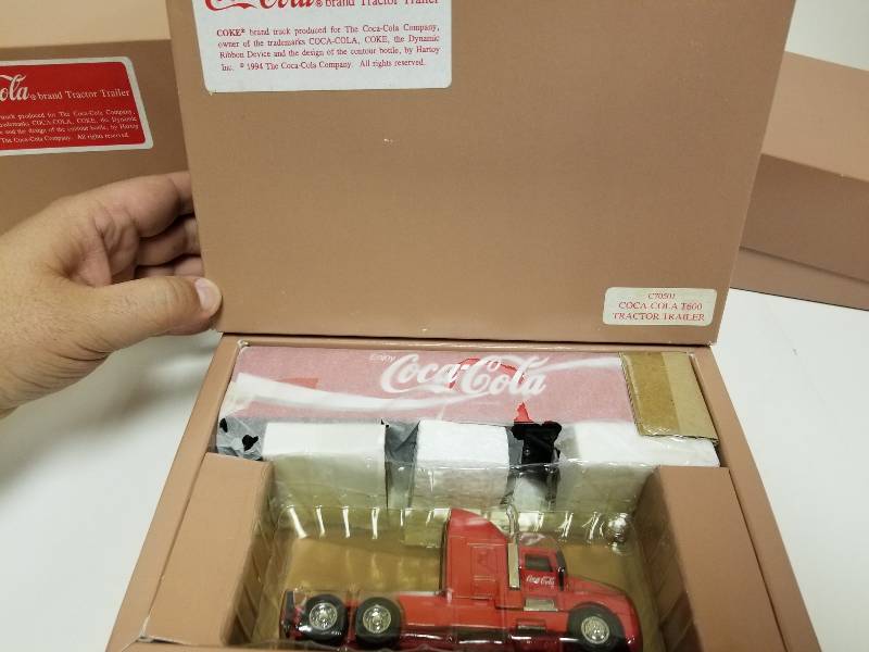 lot 1012 image: Coca-Cola T600 Tractor Trailer Semi, 164 scale, #C70501, NIB