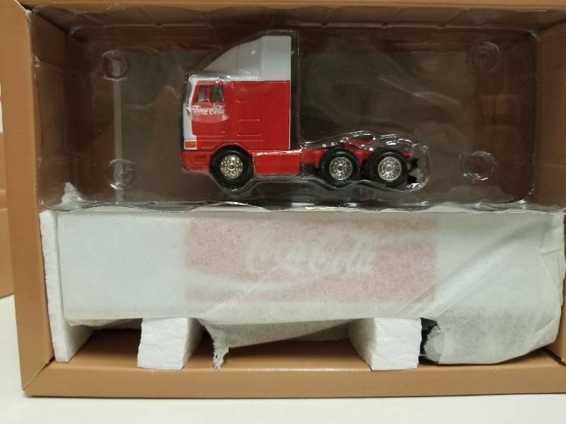 lot 1013 image: PEMCoca-Cola Tractor Trailer Semi, 164 scale, #C72501, NIB