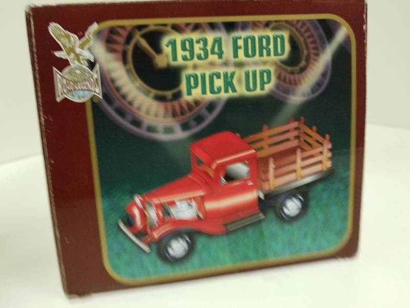 Road Legends 1934 Ford Pickup 1/18 scale/# 92258 die cast metal w