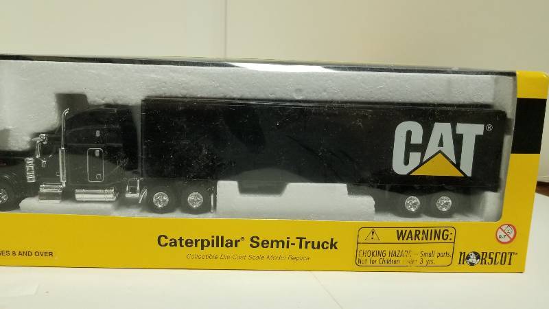 lot 1077 image: CAT Semi-Truck, CAT, 164 scale, NIB