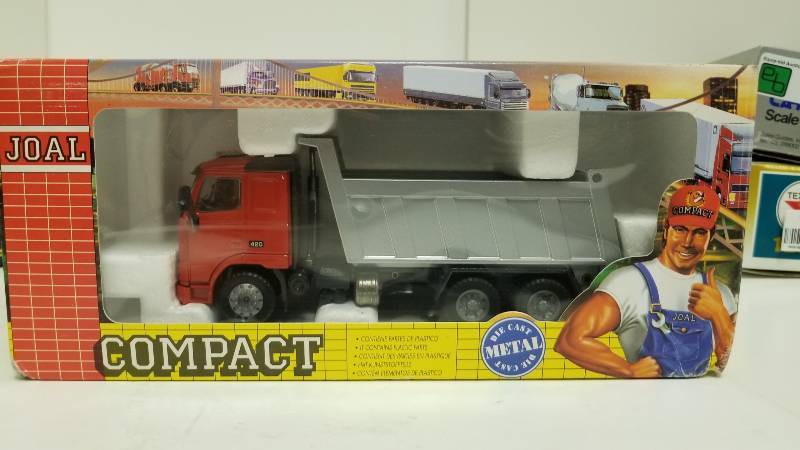 lot 1083 image: Joal Volvo fh12-420 Compact