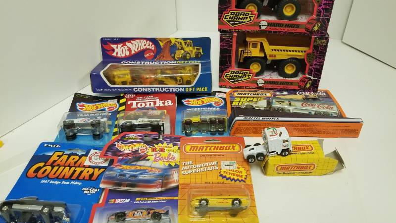 lot 1096 image: Matchbox Tonka Hotwheels Roadchamps large lot